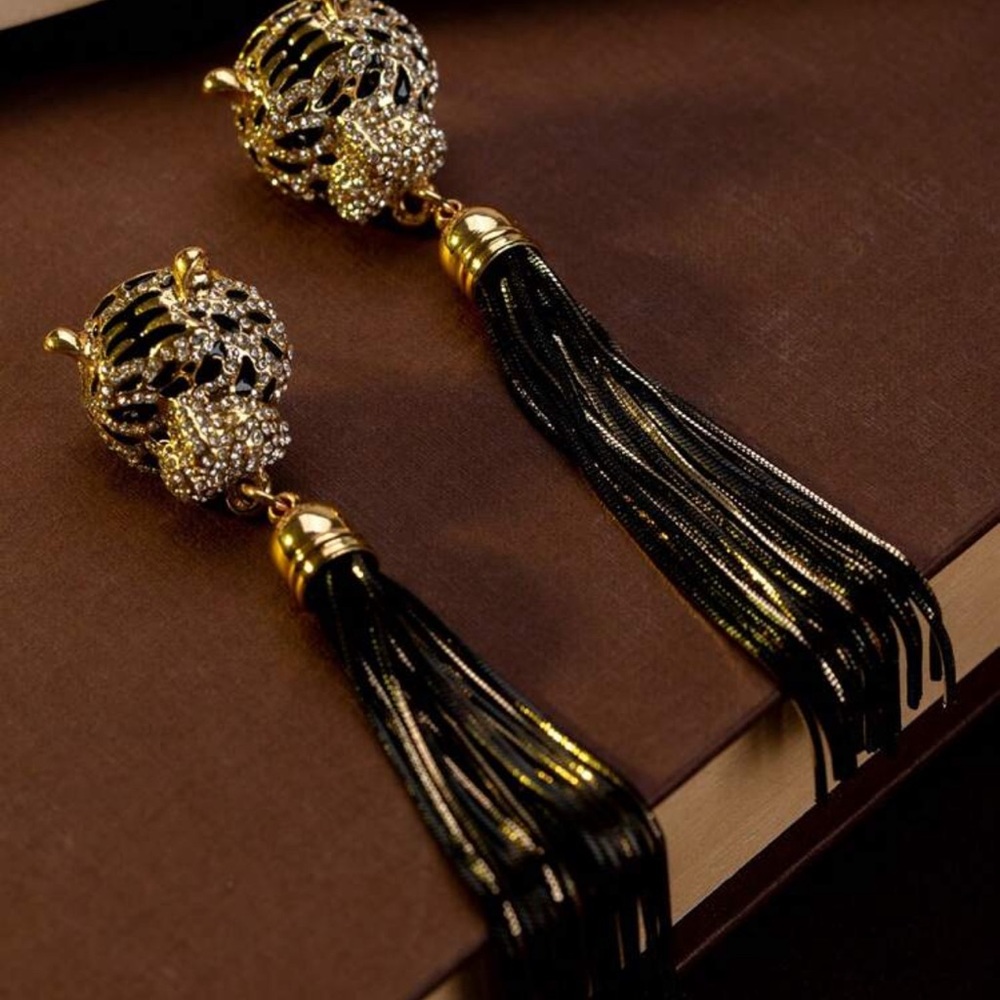 Luxurious Gold and Black Tiger Head Tassel Earrings - Picture 2 of 4